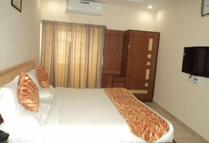 Hotelli Vinayak Palace Telipara