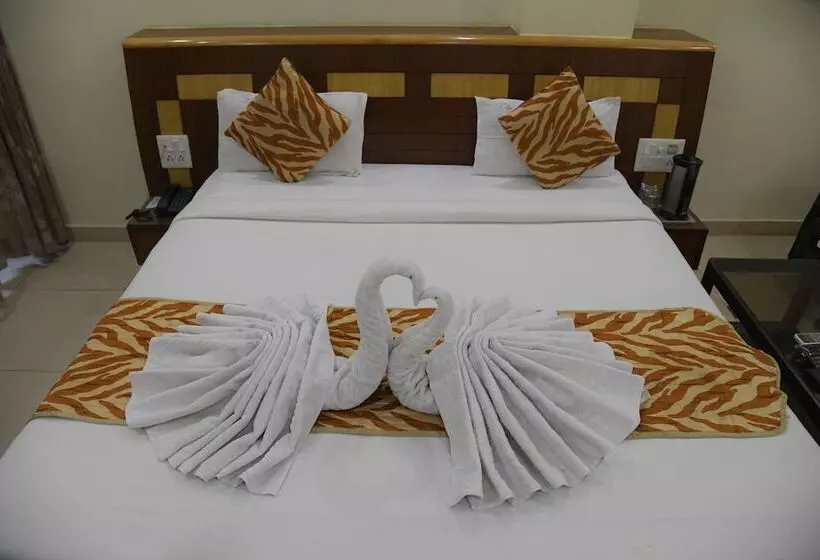 Hotelli Vinayak Palace Telipara