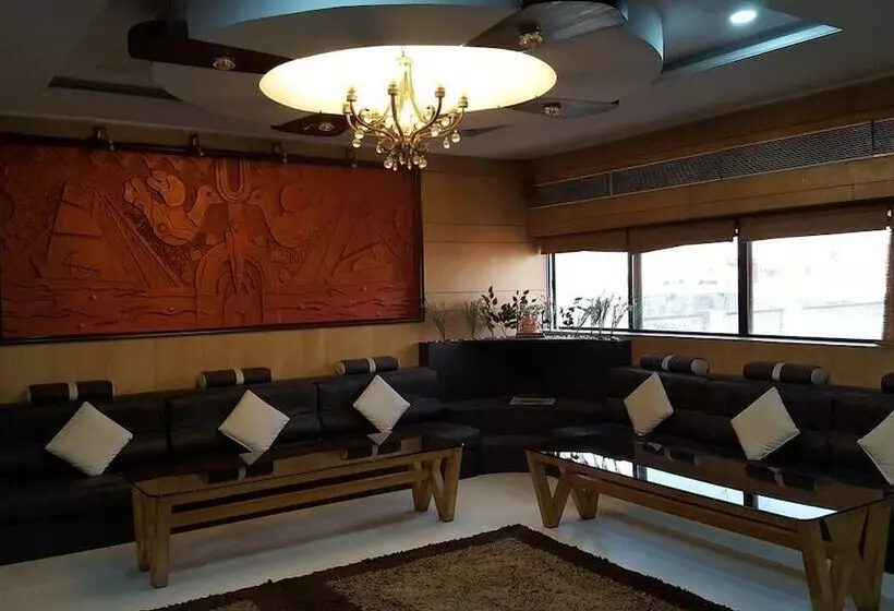 Hotelli Vinayak Palace Telipara