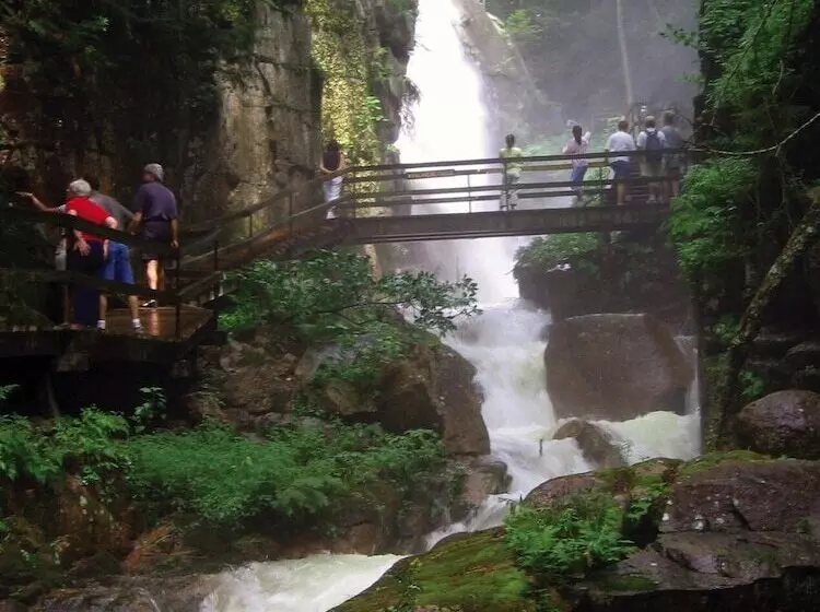 민박 The Manor On Golden Pond