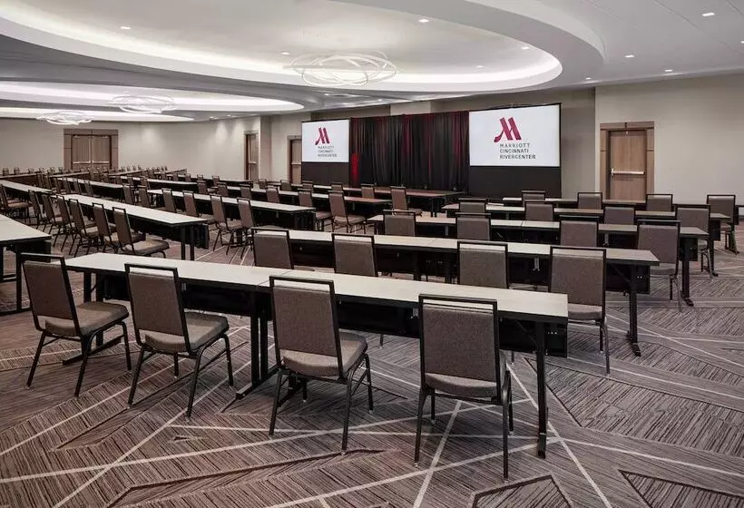ホテル Cincinnati Marriott At Rivercenter