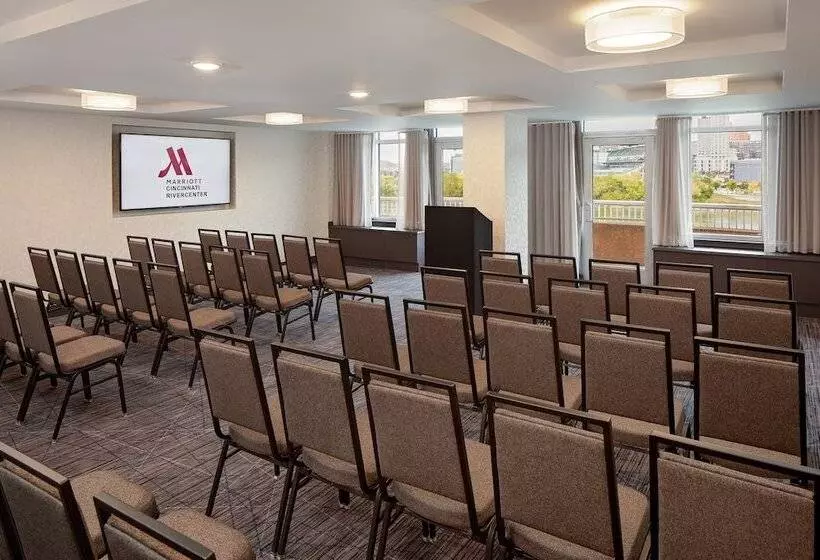 ホテル Cincinnati Marriott At Rivercenter