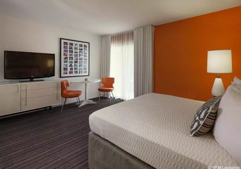 هتل Inn At Venice Beach