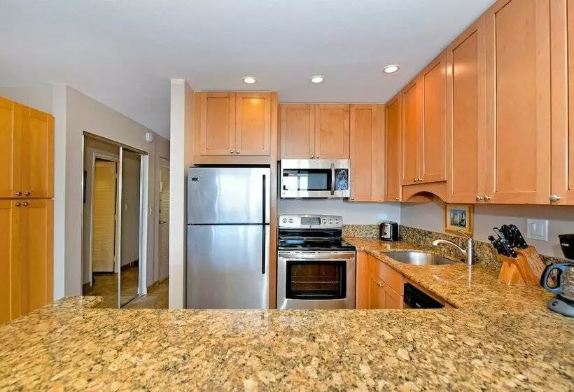 فندق Makani Sands