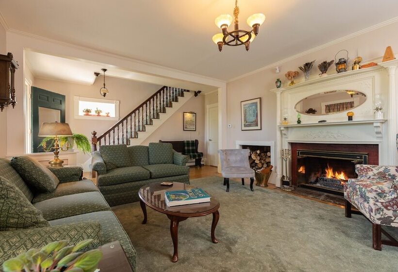 فندق Maple Hill Farm Inn