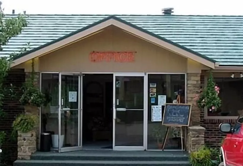 فندق Mariann Travel Inn Scottsburg