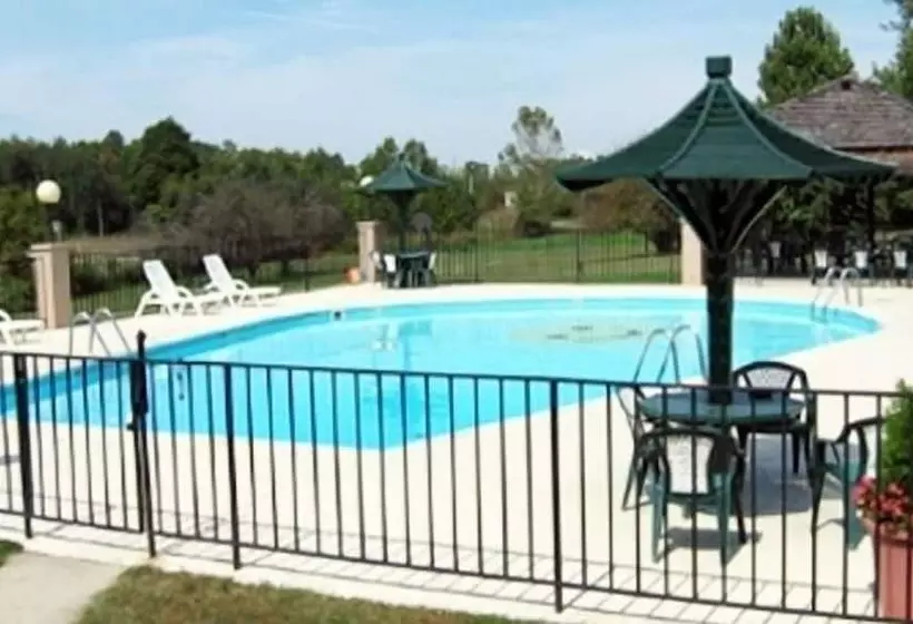 فندق Mariann Travel Inn Scottsburg