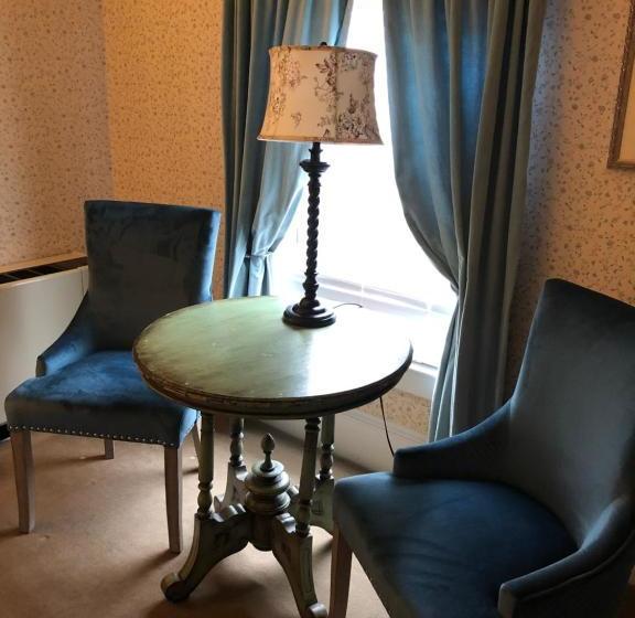 هتل Mary Prentiss Inn