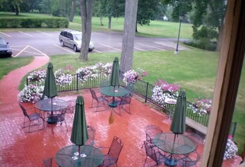 Отель Montague Inn Bed & Breakfast