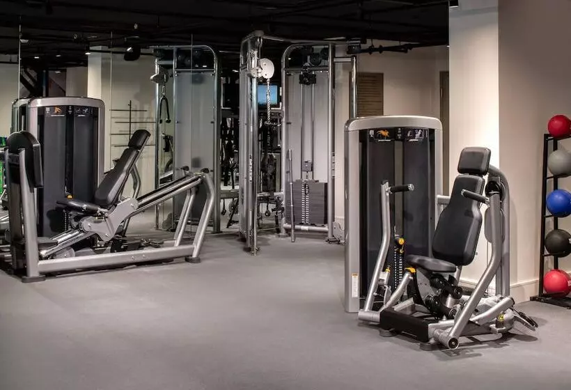 Отель The Bidwell Marriott Portland