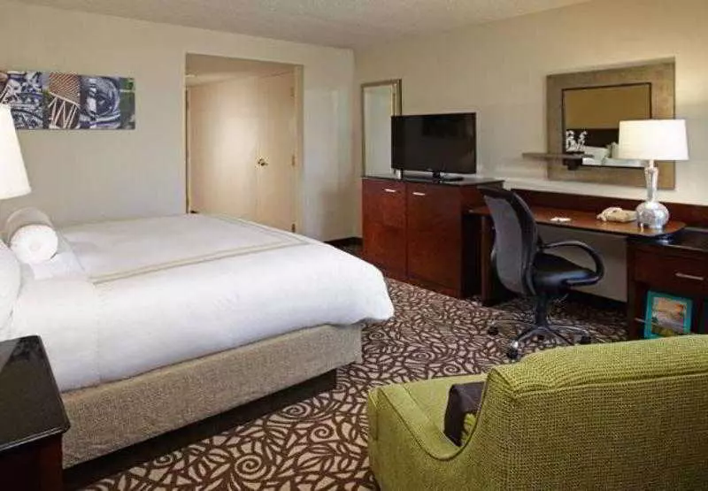 Отель The Bidwell Marriott Portland