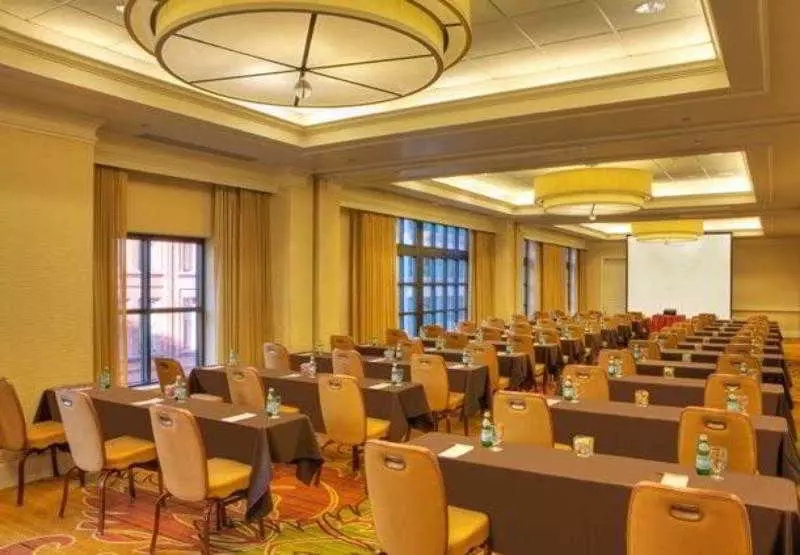 Отель The Bidwell Marriott Portland