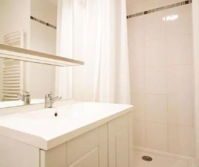 Studilodge   Zola Park