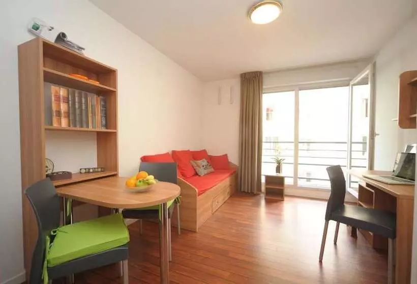 Studilodge   Zola Park