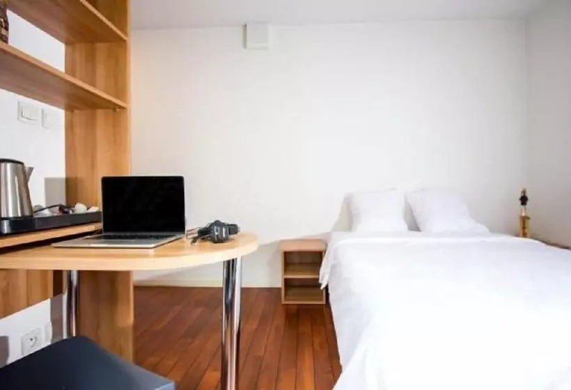 Studilodge   Zola Park