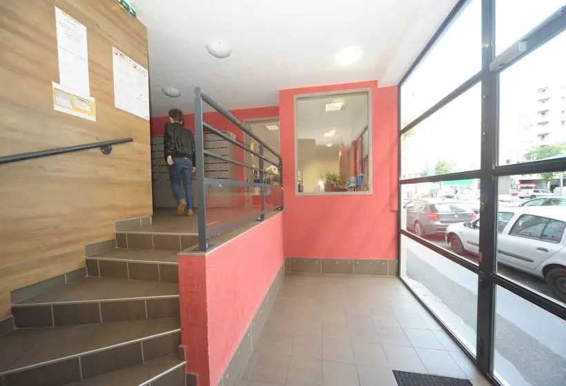 Studilodge   Zola Park