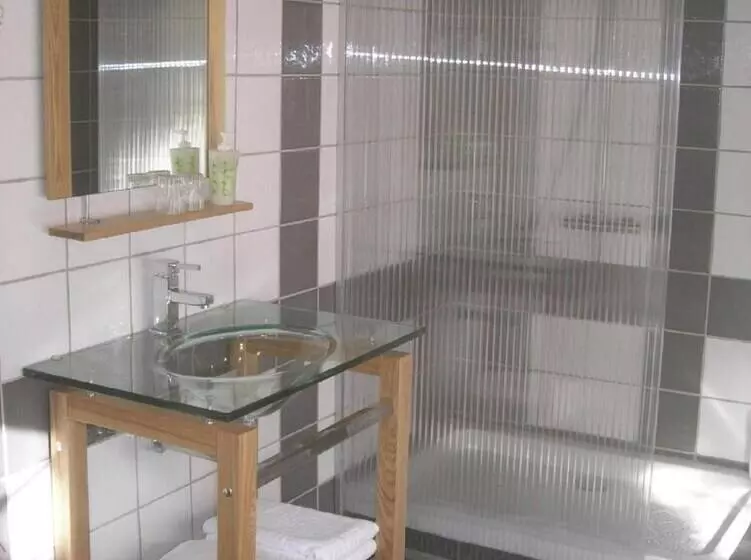 Aamiaismajoitus (B&B) Chambre D Hôtes La Pertuzerie