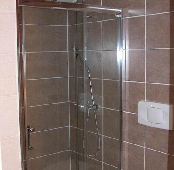 مبيت وإفطار Chambre D Hôtes La Pertuzerie