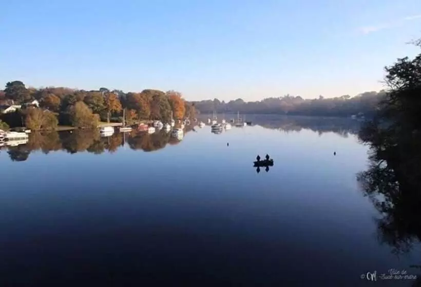 Aamiaismajoitus (B&B) Les Arbres Rouges
