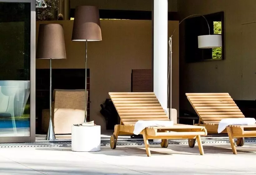 Aamiaismajoitus (B&B) Les Arbres Rouges