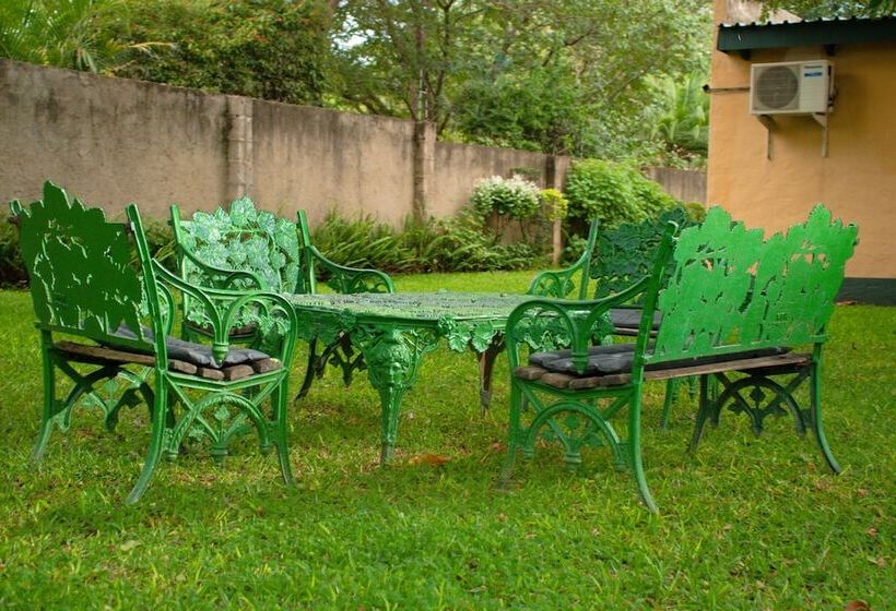 پانسیون Inkindaba Guest House