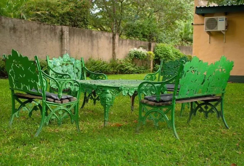 پانسیون Inkindaba Guest House
