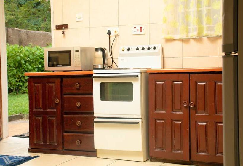 پانسیون Inkindaba Guest House