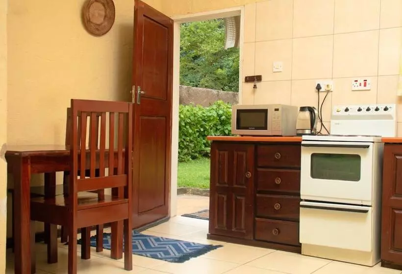 پانسیون Inkindaba Guest House