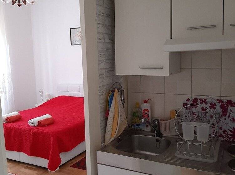 膳宿费 Room & Studios Rina   Adults Only