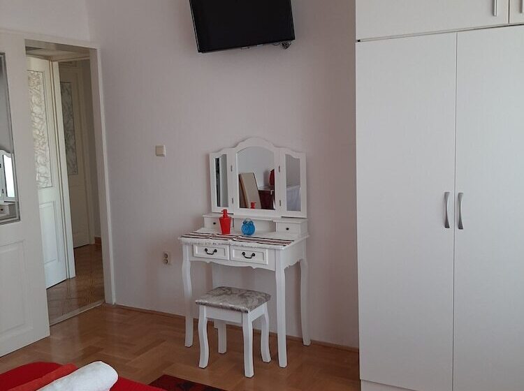 膳宿费 Room & Studios Rina   Adults Only