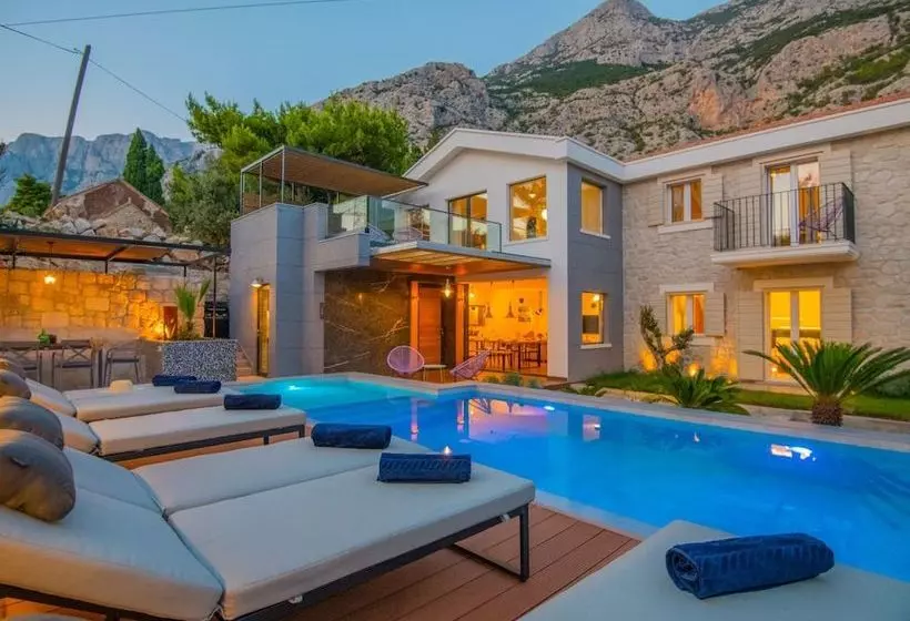 Villa De Linda