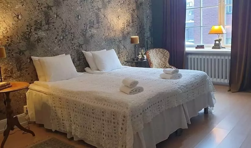 ベッドアンドブレックファースト Leopold Boutique