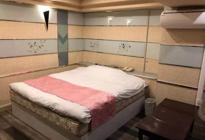 ホテル First Inn Adults Only
