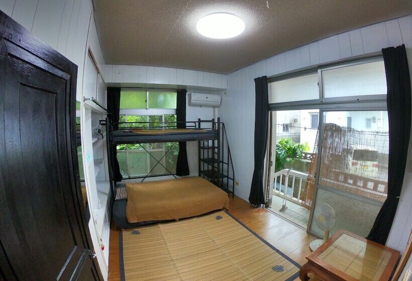 Pensió Ishigakijima Guesthouse Seacoro