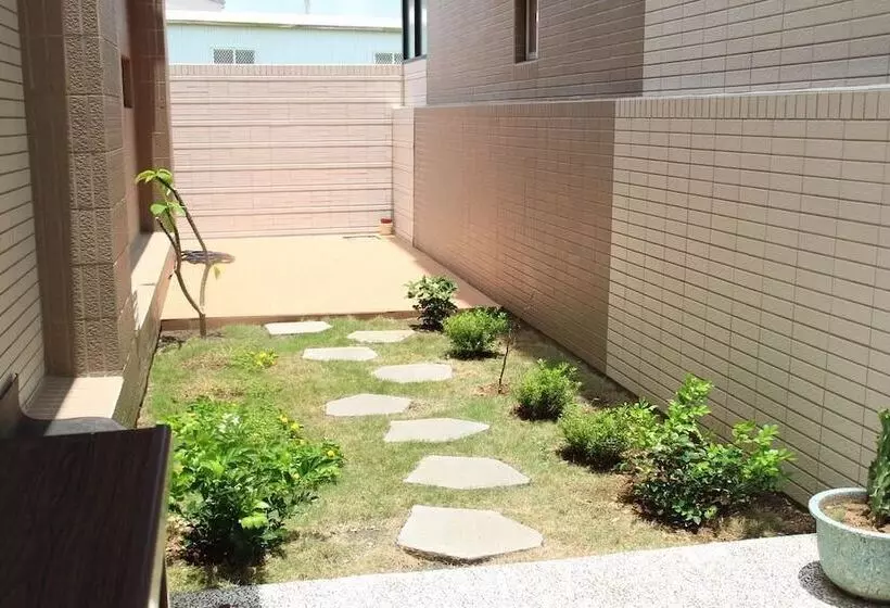 پانسیون Magi House