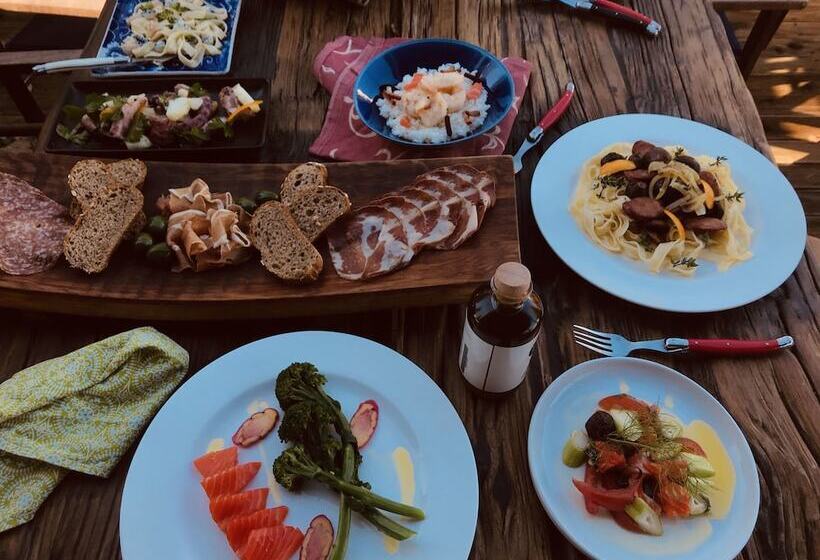 פנסיון Prodigal Daughter Gourmet Lodge