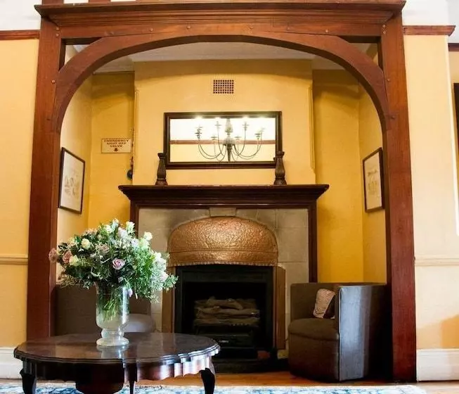 ペンション Shady Pines Guest House