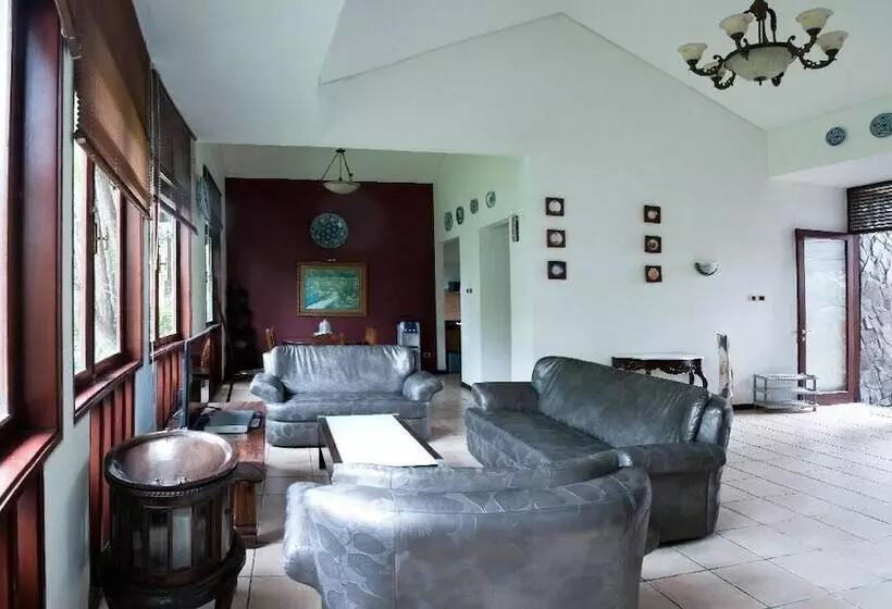 Villa Lovender Klub Bunga A14