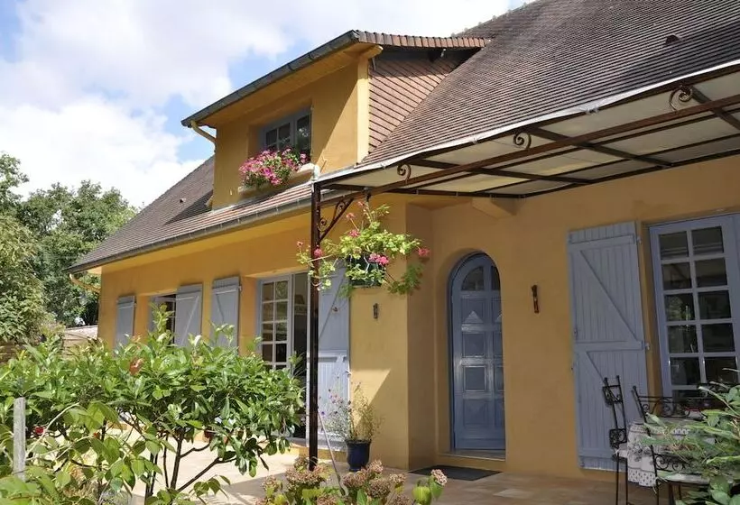 Aamiaismajoitus (B&B) Au Jardin De Lisa