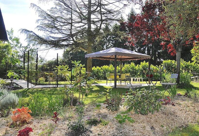 مبيت وإفطار Au Jardin De Lisa