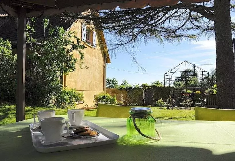 Aamiaismajoitus (B&B) Au Jardin De Lisa