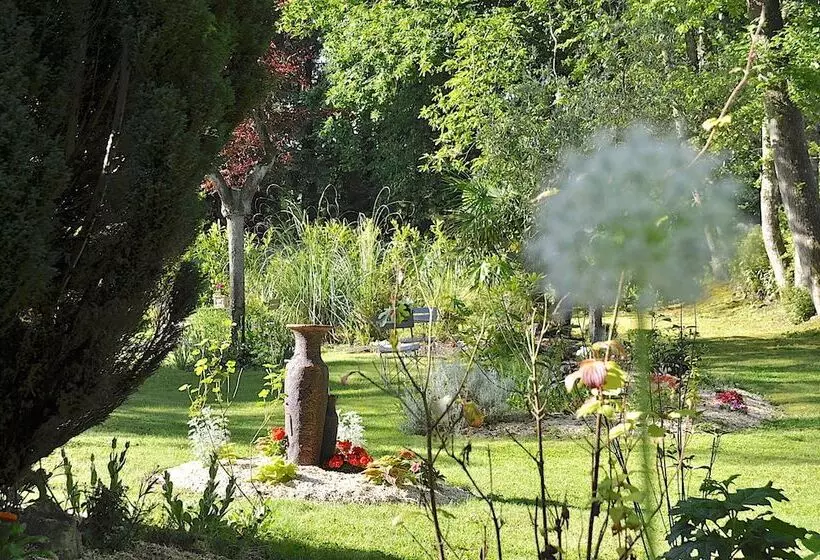 Aamiaismajoitus (B&B) Au Jardin De Lisa