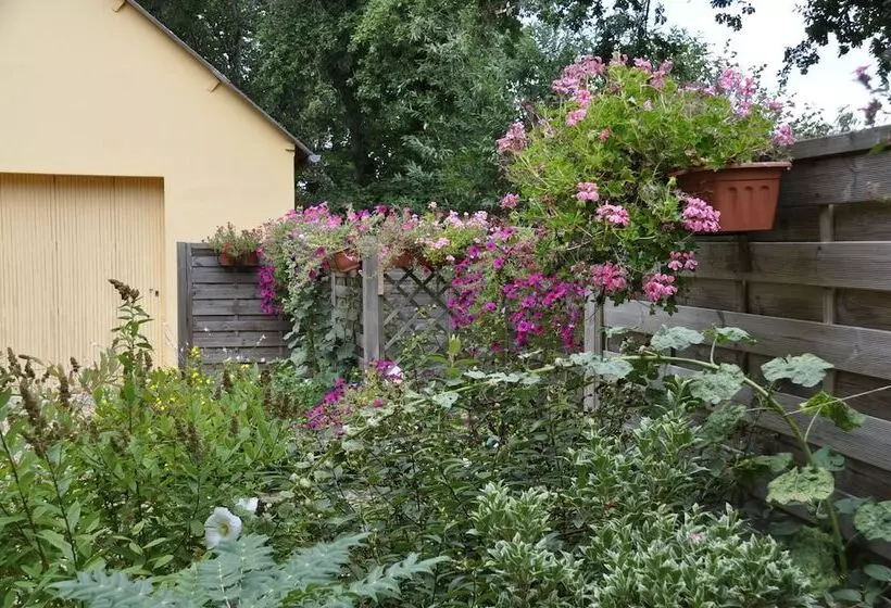 Aamiaismajoitus (B&B) Au Jardin De Lisa