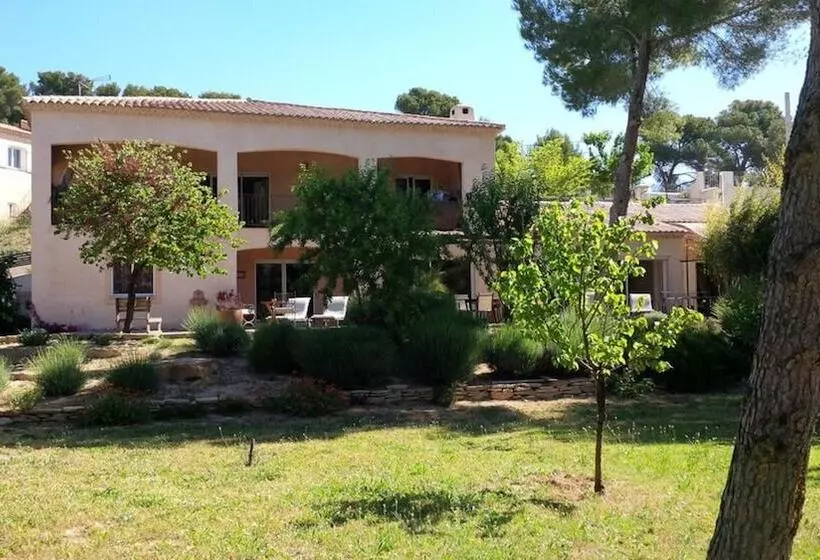 Aamiaismajoitus (B&B) La Désirade Chambres D Hôtes En Provence