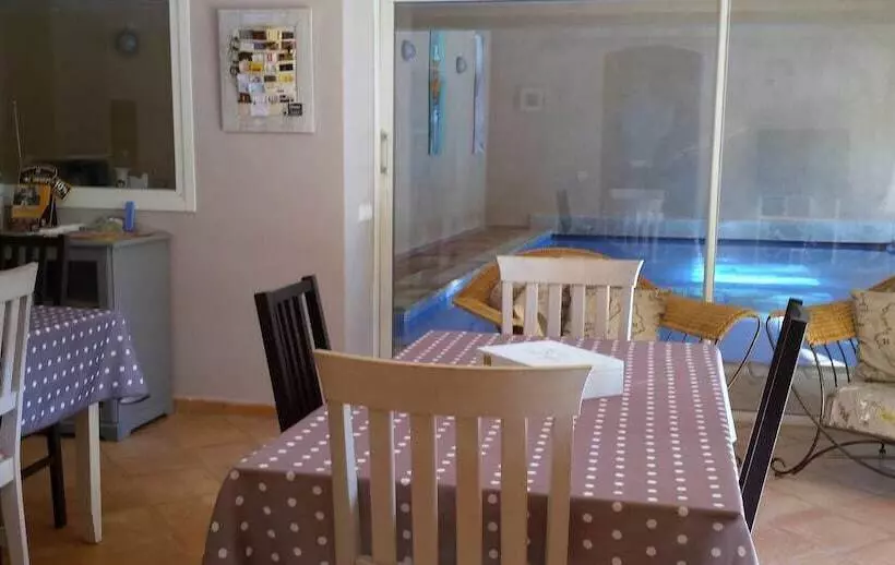 Aamiaismajoitus (B&B) La Désirade Chambres D Hôtes En Provence