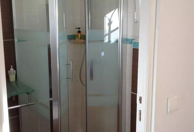 Aamiaismajoitus (B&B) La Désirade Chambres D Hôtes En Provence