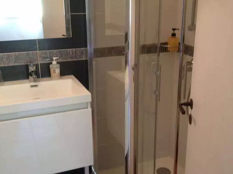 Aamiaismajoitus (B&B) La Désirade Chambres D Hôtes En Provence