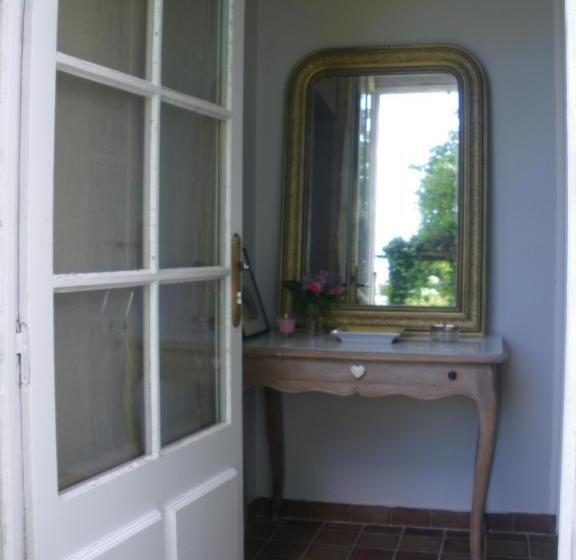 민박 La Metairie Du Pont