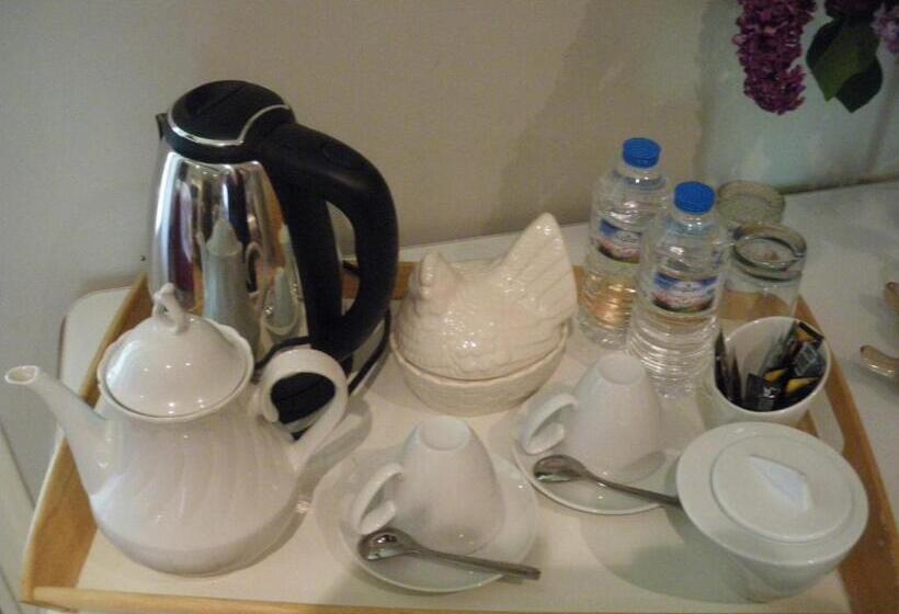 민박 La Metairie Du Pont