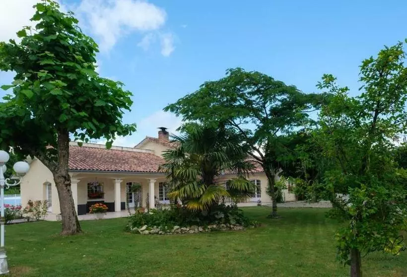 Aamiaismajoitus (B&B) Le Cabassou Du Medoc